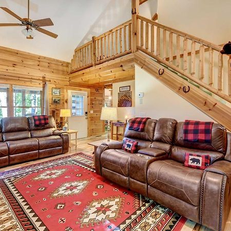 Waynesville Cabin With Covered Deck And Fire Pit! Lake Junaluska Kültér fotó