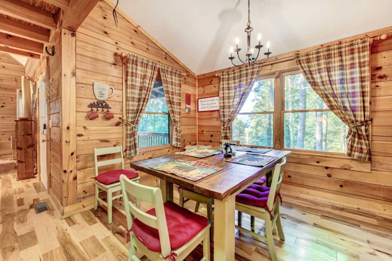 Waynesville Cabin With Covered Deck And Fire Pit! Lake Junaluska Kültér fotó