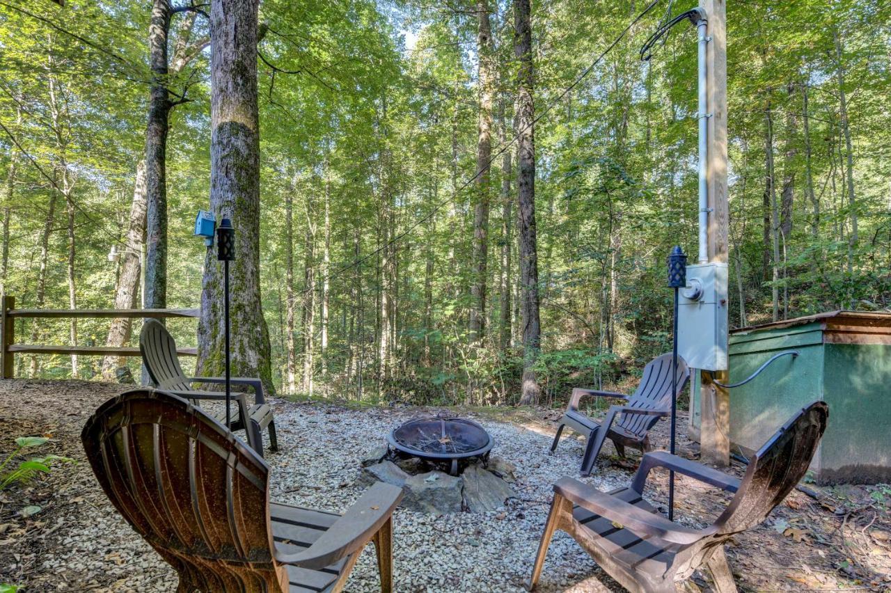 Waynesville Cabin With Covered Deck And Fire Pit! Lake Junaluska Kültér fotó