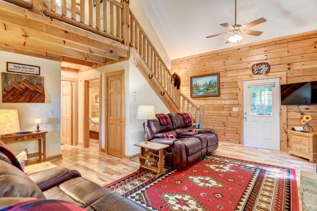 Waynesville Cabin With Covered Deck And Fire Pit! Lake Junaluska Kültér fotó