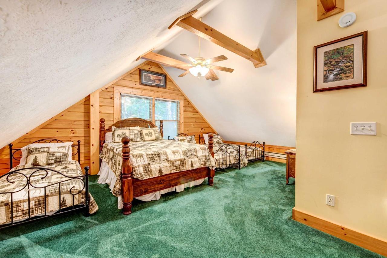 Waynesville Cabin With Covered Deck And Fire Pit! Lake Junaluska Kültér fotó